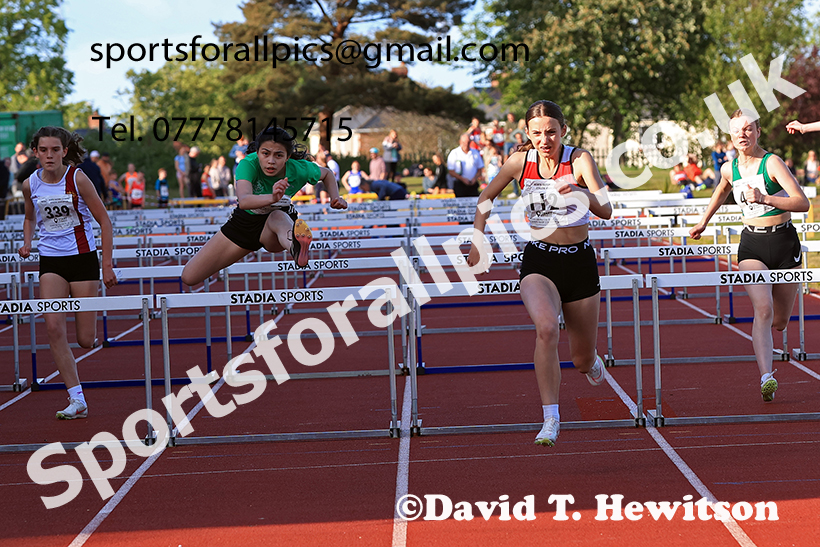 Hurdles, 2025 NEGP No 2, Monkton Stadium, Wednesday, May 28th. Photo: David T. Hewitson/Sports for All Pics